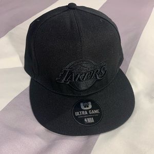 Lakers Black Hat by NBA and One Size • Brand New